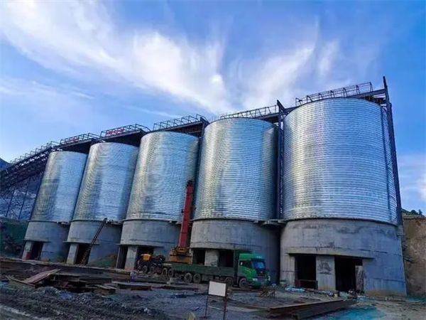 商丘螺旋咬口钢板仓施工现场